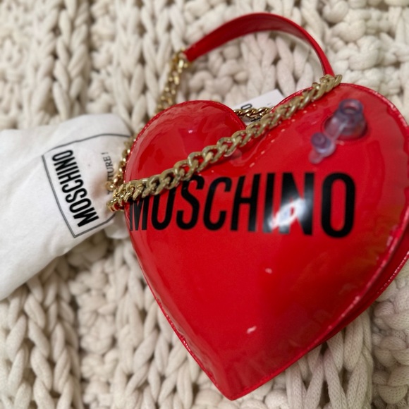 HP ❤️💋❤️FINAL SALE MOSCHINO heart NWT bag crossbody made Italy bought in Paris - Picture 4 of 8